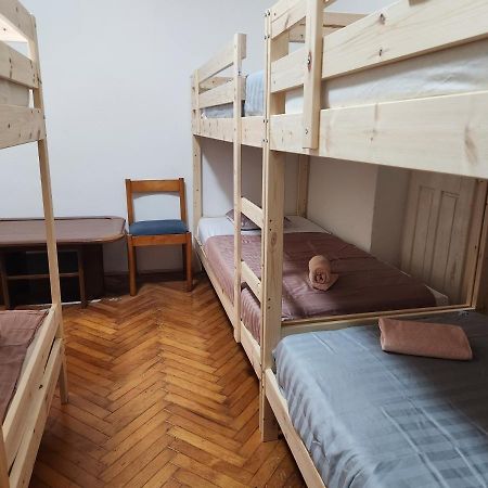 Hostel Queen Centar สปลิท ภายนอก รูปภาพ